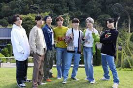 2020 mama bts life goes on. Watch All 7 Members Of Bts Including Suga Get Together To Celebrate Life Goes On Topping Billboard Hot 100 Soompi
