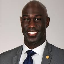 Jesse Grayson's Instagram, Twitter & Facebook