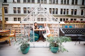 Search for outdoor dining with us. Manhattan Rooftop Restaurant Has Nyc S Only Greenhouse Dining