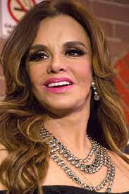 Lucía leticia mendez perez is a mexican born telenovela and film actress, top model and singer. Lucia Mendez A La Bohemia Del Cabaret