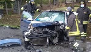 Tragico scontro tra due auto: muore bambino di 7 anni – Il Meridiano News