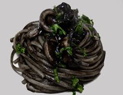 Linguine A L Encre De Seiche La Cuisine Italienne En 2020 Cuisine Italienne Pates Encre De Seiche Recette Italienne