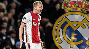 Manchester united's luke shaw says he nearly lost his leg after breaking it in two places in september 2015. Donny Van De Beek Manchester United Fc Infos Und News Zum Spieler Sportbuzzer De Sportbuzzer De