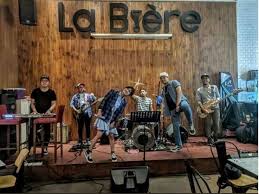 Alamat dan harga tiket masuk ke taman musik bandung. The Best Live Music Cafes Enjoy West Jakarta Flokq Blog