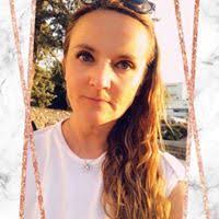 Erin Arrowsmith's Instagram, Twitter & Facebook