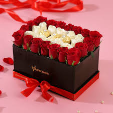 Your first anniversary as a married couple is a momentous occasion. 1st Anniversary Gifts First Anniversary Gifts For Husband Wife