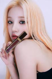 221008 Yuqi for Tom Ford : r/GIDLE