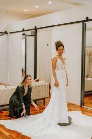 Carla By Made With Love Bridal 2019 Wedding Dresses Modern Wedding Dresses Fitted Lace W Wedding Dresses Wedding Dress Low Back Fitted Lace Wedding Dress
