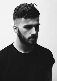 Coupe boucle homme black / for a casual take, consider an upholstered one in a modern neutral—think black, white or grey. Coiffure Homme Cheveux Boucles L Une Des Tendances Phares De L Annee