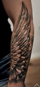 Tattoo Arm Vleugelveren 58 Ideeen Voor 2019 Tattoo Arm Vleugelveren 58 Ideeen Voor 2019 In 2020 Wing Tattoo Arm Feather Tattoo Arm Wing Tattoo Men