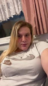 Samantha Bratt's Instagram, Twitter & Facebook