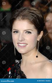 Anna kendrick twilight premiere black dress 2025