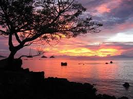 Jika pembaca nak mencari review tentang pemandangan waktu senja di pantai? Detail Gambar 32 Lukisan Pemandangan Waktu Senja 12 Pantai Cantik Di Indon