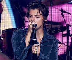 Harry styles' new album 'fine line' is ready to become the biggest album of the year, so we couldn't let the opportunity pass. The Kiwi Pose Tumblr Blog Tumgir