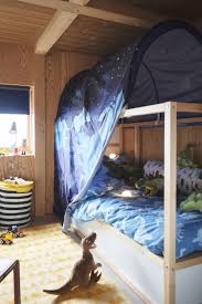 Herbstliches Kinderzimmer Mit Stofftieren Einrichten Kinder Zimmer Kinderzimmer Bettzelt