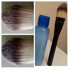 A Natural Easy Cheap Way To Clean Your Makeup Brush Or Sponge Make A Mixture Of Olive Oil And Dawn Dish S Trendy Makeup Cheap Makeup Brushes Makeup Yourself