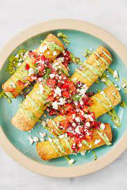 From authentic guacamole to fiery tomato salsa and homemade tortilla chips, we've got great mexican starters and snacks to get your fiesta started. 35 Easy Mexican Appetizers Recipes Ideas For Mexican Apps