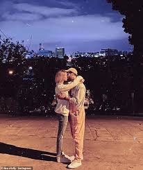 Skylar astin & lisa stelly skylar astin and lisa stelly are officially an item! Jack Osbourne S Ex Lisa Stelly Bestatigt Sie Ist Aus Anna Camp Ex Mann Skylar Astin Aktuelle Boulevard Nachrichten Und Fotogalerien Zu Stars Sternchen