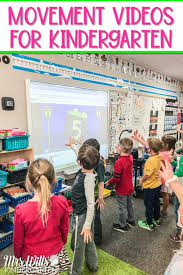 Fun Movement Videos For Kindergarten That Support Learning Learning Videos For Kindergarten Teaching Kindergarten Fall Lesson Plans