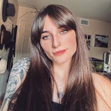 Nicole Robidoux's Instagram, Twitter & Facebook