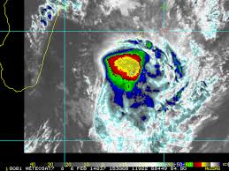 Forte tempête tropicale Edilson et perturbation tropicale 11