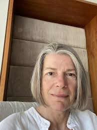 Hi Ladies, does anyone know where to find a snow shoe guide? I'm looking  for someone qualified & insured to lead a group of Ladies (9-10 or us) near  Les Houches for