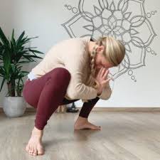 A yin yoga sequence can help your body stretch, lengthen, and recover from stress and workouts. Yin Yoga Im Winter Inspirationen Fur Deine Praxis I Yoga Individual