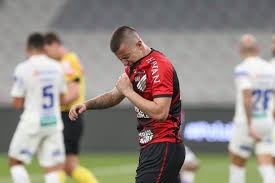 No site oficial do athletico paranaense você encontra: Renato Kayzer Se Emociona Com Gol E Promete Recuperacao Do Athletico No Brasileirao