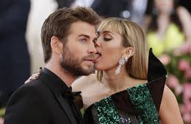 'it's pretend summer in my. Miley Cyrus And Liam Hemsworth Separate Upi Com