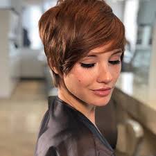 È vero, di certo hai visto fra le tendenze capelli 2021 tante chiome lunghe, con le punte . Capelli Corti Tagli Ed Acconciature Selezionati Per Il 2020