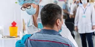 Jun 08, 2021 · российская вакцина от коронавируса спутник лайт предназначена для молодых людей, в частности, студентов, заявил заместитель министра здравоохранения рф олег гриднев на пленарном заседании в госдуме. V Peterburge Gotovyatsya K Massovoj Vakcinacii Trudovyh Migrantov Vedomosti Sankt Peterburg