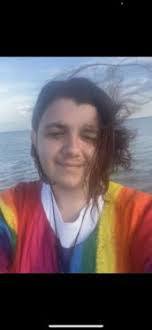 Deanne Bond's Instagram, Twitter & Facebook