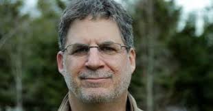 b>AT THE UNIVERSITY OF OREGON, THE MORALITY OF ALI BONGO-ERIC BENJAMINSON'S  PARTNERSHIP CONTINUES TO BE WORRISOME TO MANY. Á L'UNIVERSITÉ DE L'OREGON,  LA MORALITÉ DU PARTENARIAT ALI BONGO-ERIC BENJAMINSON CONTINUE DE FAIRE