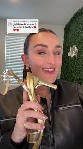 Charmaine Booth's Instagram, Twitter & Facebook