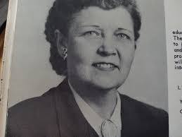 Loretta Connor's Instagram, Twitter & Facebook