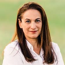 Tracy Bain's Instagram, Twitter & Facebook