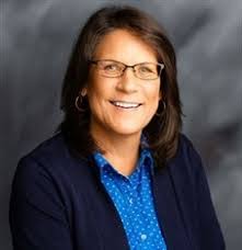 Tracey Halvorson's Instagram, Twitter & Facebook