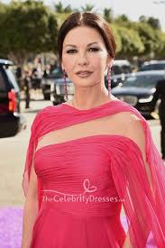 Born and raised in wales. Catherine Zeta Jones Ausgeschnittenes Kleid 2019 Emmy Awards Thecelebritydresses
