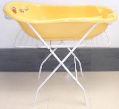 Integrierter / optionaler ständer schont rücken der. Verletzungsgefahr Baby Badewanne Von Maltex Kann Kippen Cleankids Magazin