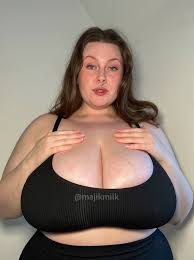 Busty Majik Milk - Specialty BBW Creators - Busty BBW Porn