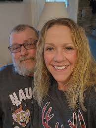 Christmas through my favorite lens… family. Messy mornings, full hearts,  loud laughter, way too much food, and memories I'll hold forever 🎄 This  season always reminds me that the real magic isn't