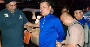 Menurut sumber, jamal merupakan pemegang ap yang membolehkannya membuka kedai jualan kereta mewah dan menjadi ketua pegawai eksekutif ibm automobiles sdn. Jamal Yunos Claims He Fainted In Jail After Police Refused To Give Him A Mattress World Of Buzz