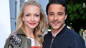 His birthday, what he did before fame, his family life, fun trivia facts, popularity rankings, and more. Janin Und Kostja Ullmann Bahnt Sich Ein Liebes Comeback An