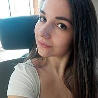 Ellen Riggs's Instagram, Twitter & Facebook