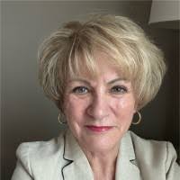 Elaine Simmons's Instagram, Twitter & Facebook