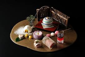 四季館 彩冬 高級旅館 ホテル予約は relux リラックス 日本食のアート 秋 前菜 前菜 盛り付け 和食