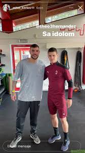 Kerkez milos két gólt szerzett az ac milan labdarúgócsapatának szombati felkészülési mérkőzésén. Ac Milan Fr Ø¹Ù„Ù‰ ØªÙˆÙŠØªØ± Milos Kerkez Avec Theo Hernandez Son Idole A Milanello Ig Kerkez Via Acmilangoleador