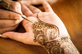 We specialise in creating great looking designs, use natural colours and substances to make henna tattoos. Henna Tattoo