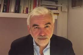 Pascal praud (born 9 september 1964 in nantes) is a french journalist specialising on sport, radio columnist, radio hosting and also a tv entertainer and producer. Video On A Une Generation D Attaquants Exceptionnels Estime Pascal Praud