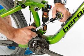 Reifen Am Mtb Montieren So Ziehen Sie Einen Mountainbike Reifen Auf Know How Reifen Am Mtb Aufziehen Federgabel Mountainbike Fahrrad Mountainbike